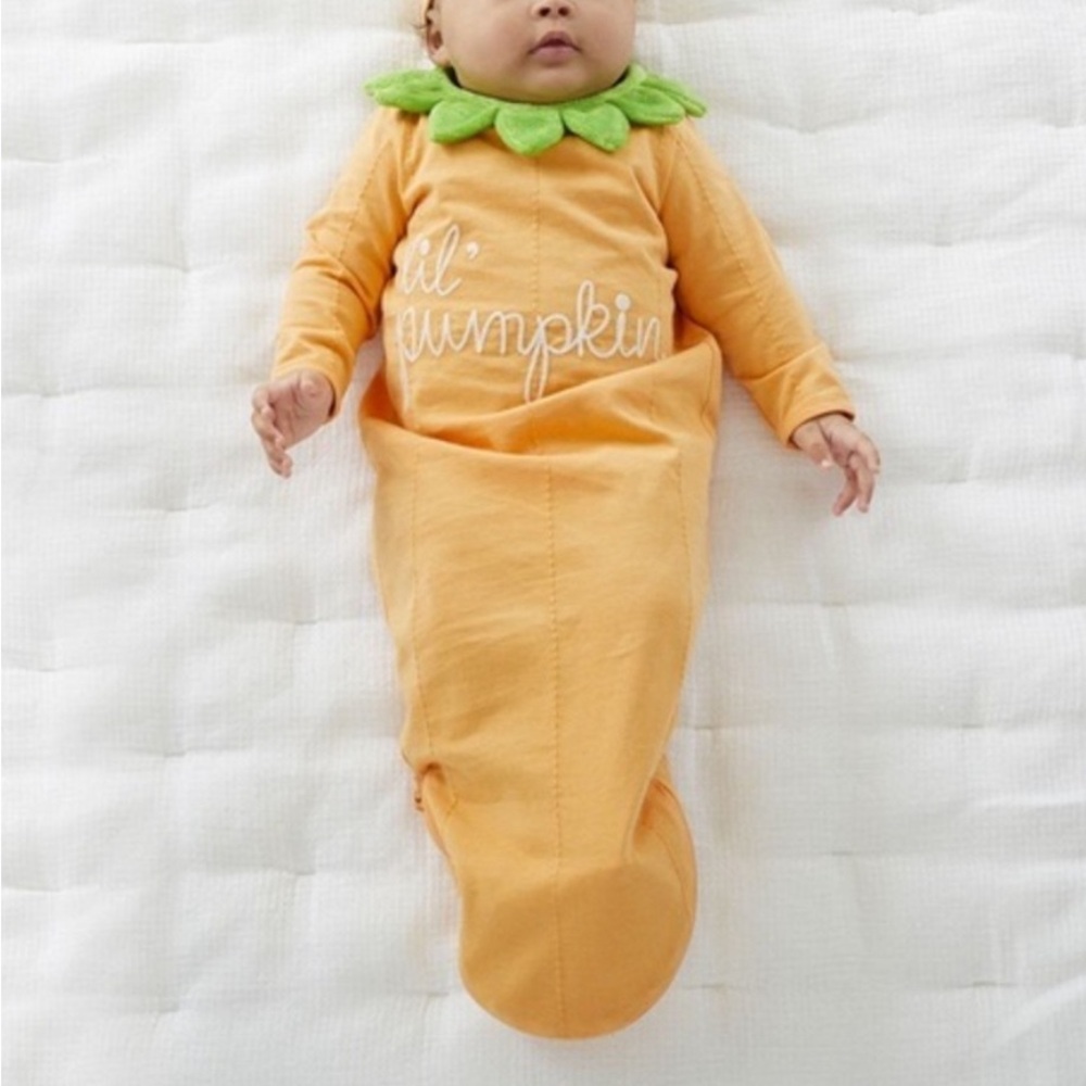 New Pottery Barn Lil Pumpkin Baby Bunting 0-6 size months (hat not included)